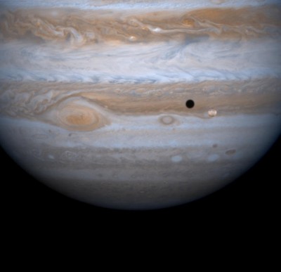 GIOVE: eclisse solare di IO sulla superficie