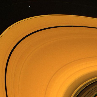 SATURNO: anello A e la luna Prometeus sullo sfondo