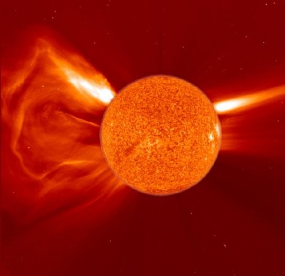 Il Sole ripreso da SOHO - in evidenza la corona