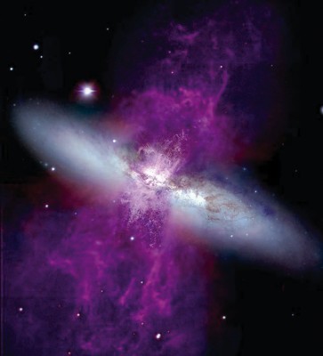 M 82 combinazione di foto Hubble nell'ottico e la camera WIYN di Kitt Peack per lH-alfa (colore viola)