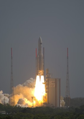 Ariane 5, il momento della partenza 14 maggio 2009 - credits ESA / S. Corvaja