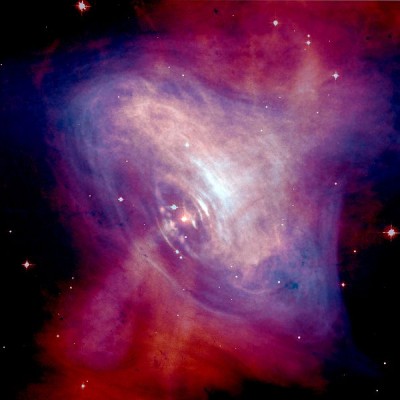 Pulsar del Granchio - combinazioni di immagini X (in blu) dal telescopio Chandra e nell'ottico (in rosso) dal telescopio Hubble