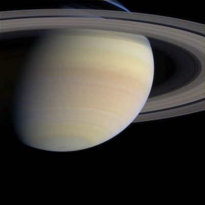 Saturno fotografato dalla Cassini nel 2004