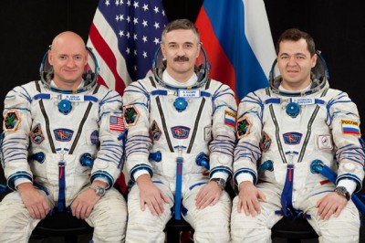 Ecco i tre stronauti che compongono la Expedition 25 partita questa notte - Copyright degli aventi diritto
