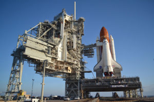 STS 134 Shuttle Endeavour in rampa - Credits: NASA