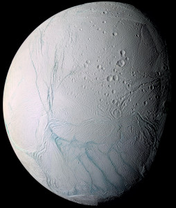 Encelado ripreso dalla Cassini (in falsi colori) - Credits: NASA