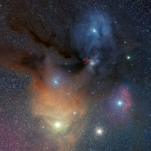 Nebulosa Rho Ophiuchi: nel cerchio la posizione corretta dove è stato trovato il perossido di idrogeno - Credits: ESO