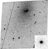 La galassia sferoidale KKS 3. Nel riquadro più piccolo è evidenziato un ammasso globulare che non è legato a KKS 3 ed è molto più vicino a noi rispetto alla galassia nana. - Credits: NASA