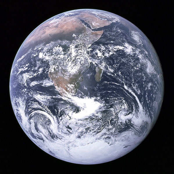 La Terra denominata la  Blue Marble in questa foto presa durante la missione APOLLO17 da Ron Evans - Credits: NASA