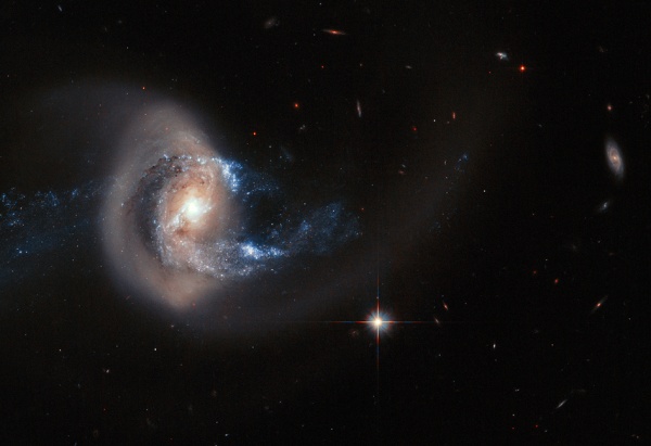 Galassia a spirale NGC 7714 - Credits: NASA