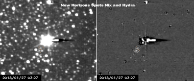 Plutone e Caronte in un unico punto luminoso al centro e Hydra e Nyx che ruotano attorno - Credits: NASA